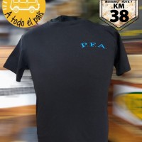 remera negra PFA azul 1