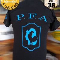 remera negra PFA azul 3