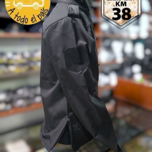 campera soft shell negra 2