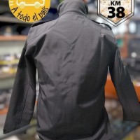 campera soft shell negra 4