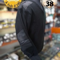 tricota negra cuello V 2