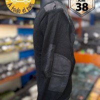 tricota negra cuello V 3
