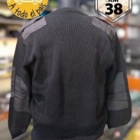tricota negra cuello V 4