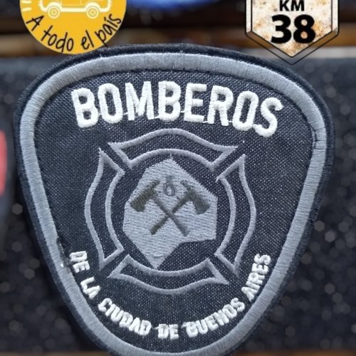 bombero ciudad gris
