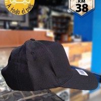 gorra negra 2