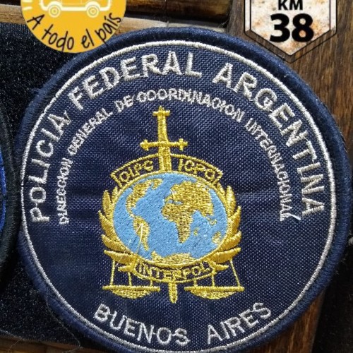 PFA INTERPOL PLATEADO