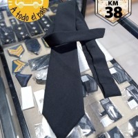 corbata negra