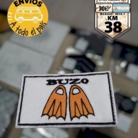 cartel chico buzo blanco cartel chico buzo blanco