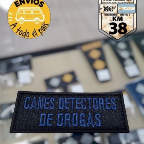 cartel chico canes azul 2