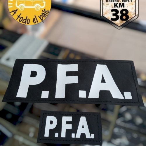 carteles PFA blanco